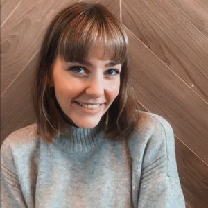 Meet your Posher, Laura